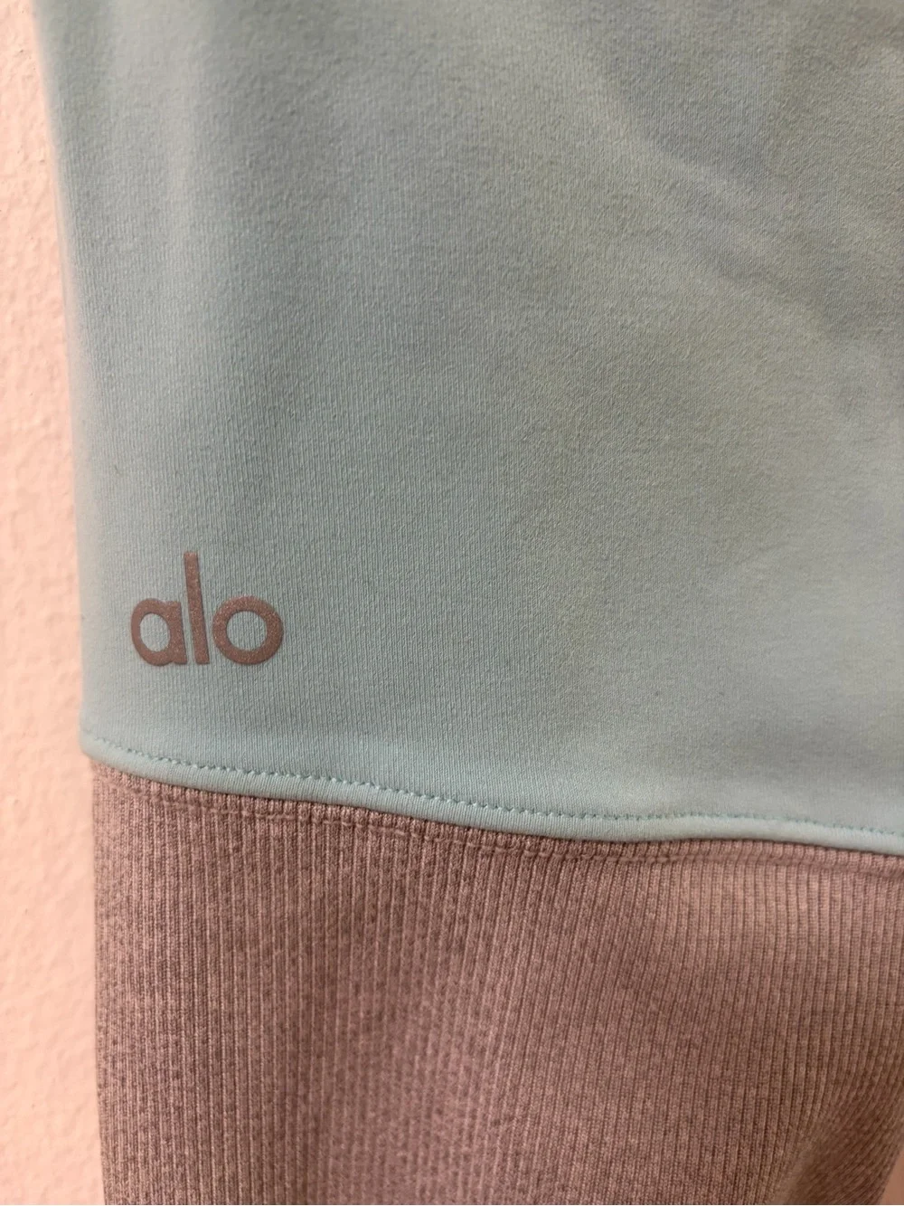 ALO Yoga Leggings in Aqua and Gray